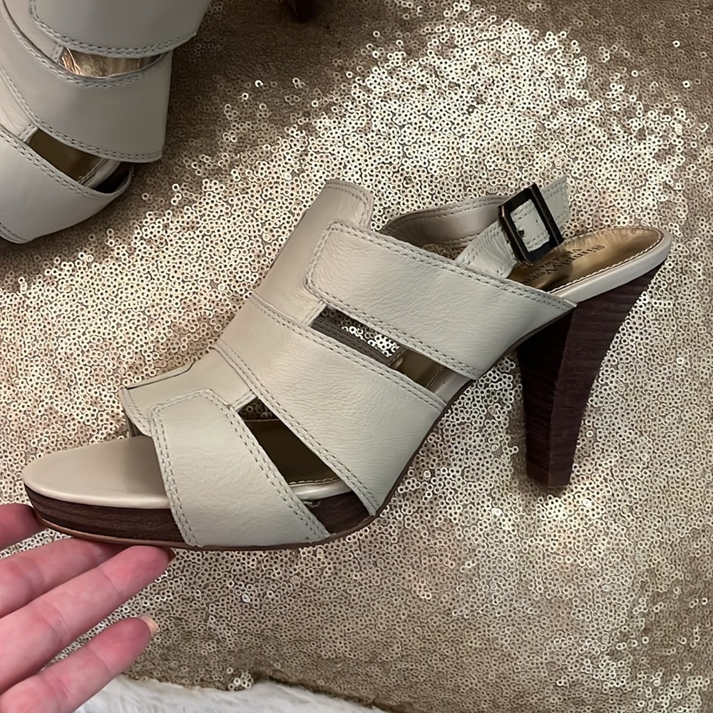 NWT REAL leather Vera Wang Cream Slingback Sandals, size 9